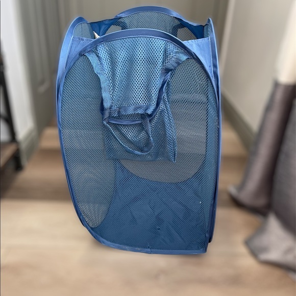 Collapsible Hamper - Picture 1 of 3